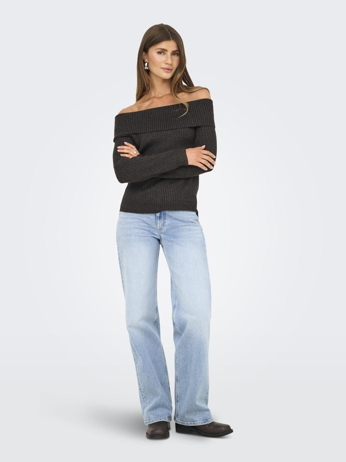 model_shot-front_full